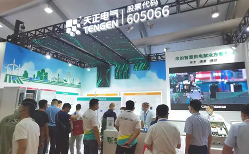 展会直击 | 朋友换娶4完整版中文翻译亮相济南光伏展，助力行业绿色低碳发展